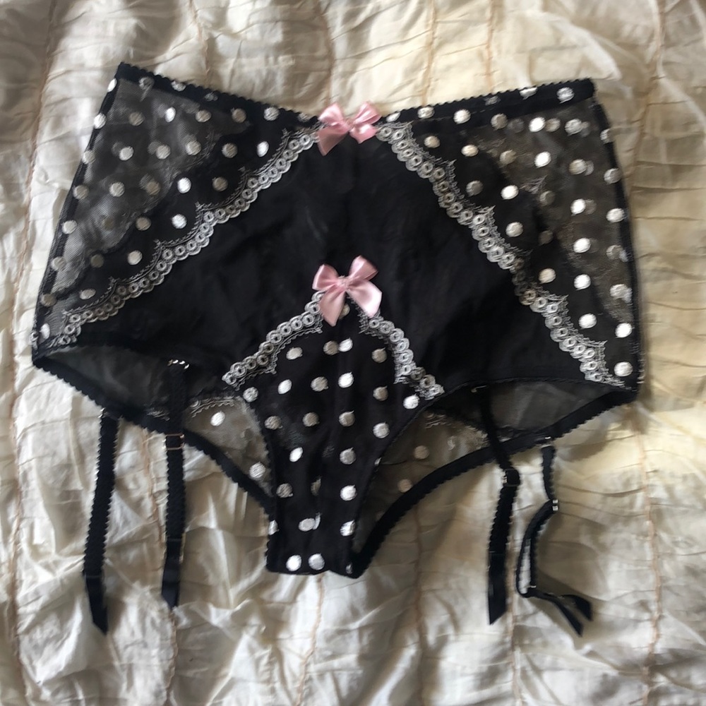 Victoria’s Secret Retro style tap panties w/ bows